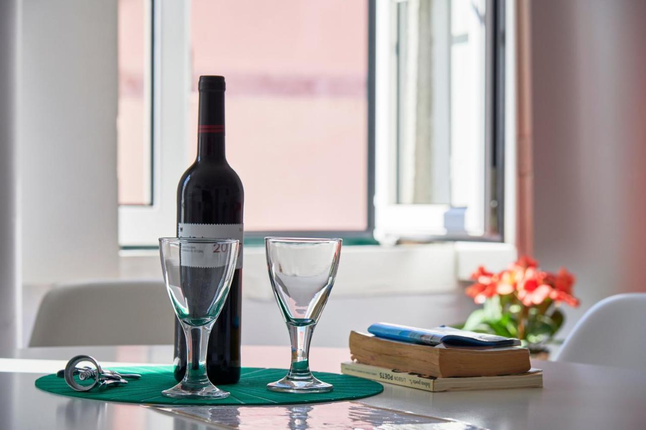 Aesthetic Riverview Apartment In Historical 리스본 외부 사진